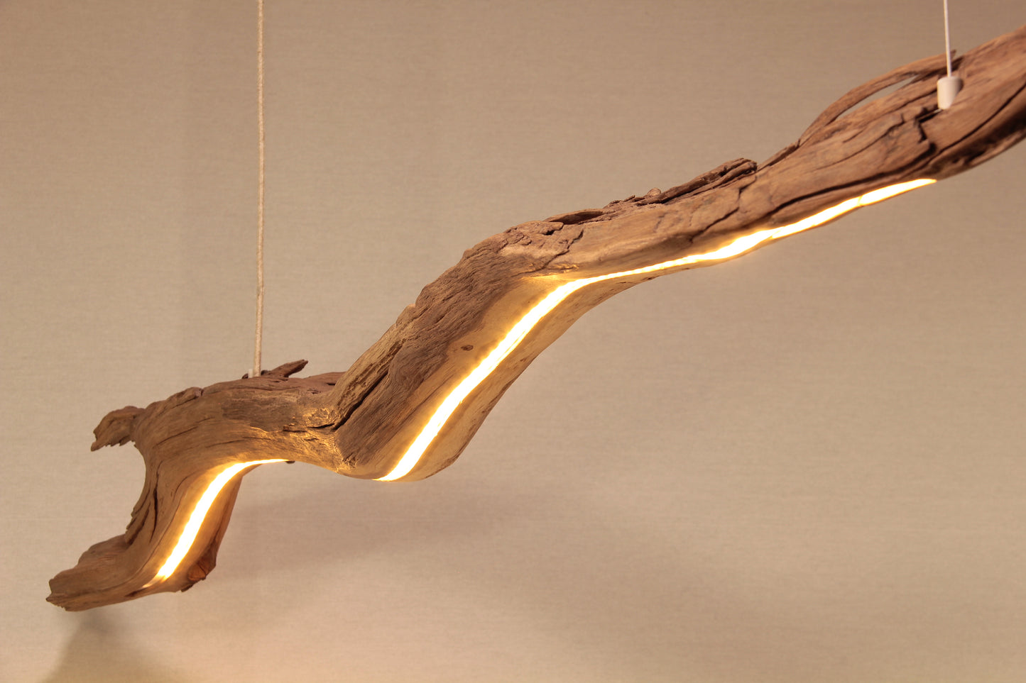 LED-Esstischleuchte - handgefertigtes Unikat - 177cm Eichenast